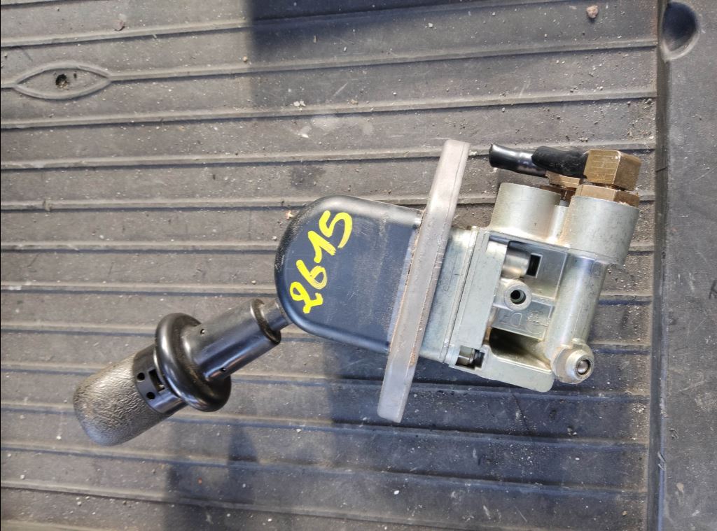 piece_MAN 12.224 COMMANDE DE FREIN DE PARC 9617230190