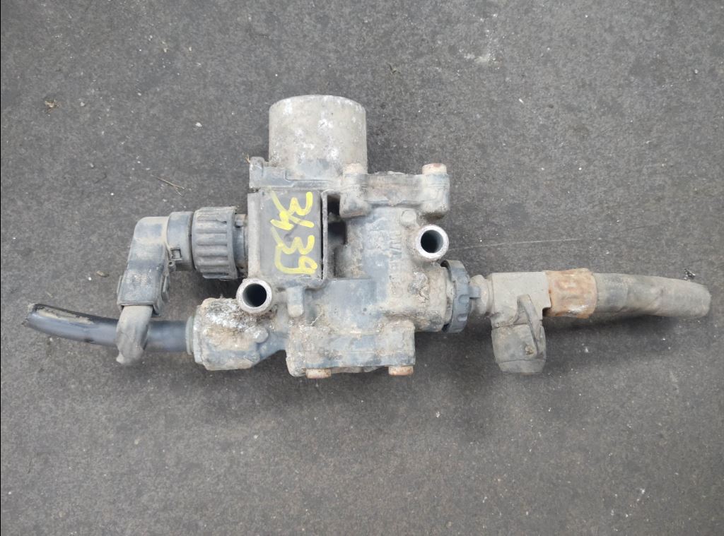 piece_MERCEDES 1323  VALVE AIR 4721950690