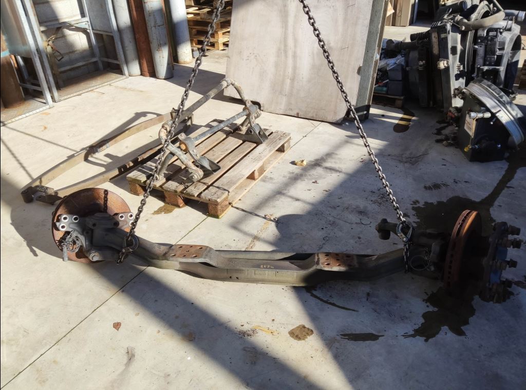 piece_RENAULT T 460 FUSEE AVANT GAUCHE 7420543284