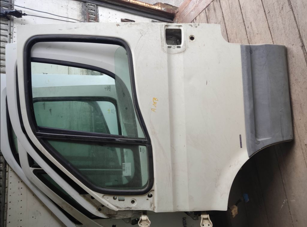 piece_IVECO IVECO 5 PORTE AVANT GAUCHE 99969024