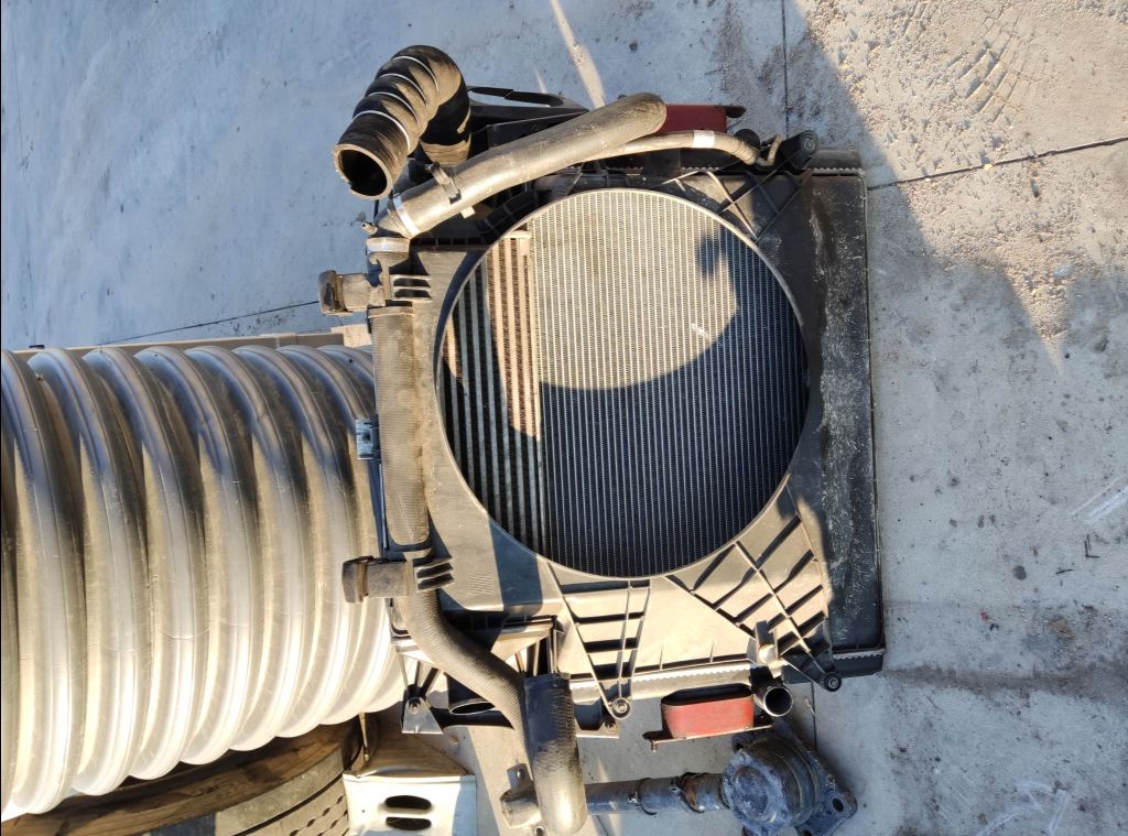 piece_IVECO 35C14 35-C14 3.0D - 16V TURBO RADIATEUR AIR INTERCOOLER 5801349166