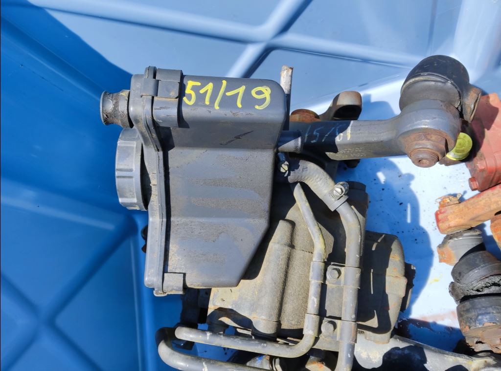 piece_MERCEDES 1218 BOITIER DE DIRECTION A9744600100 LS6