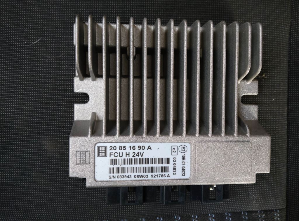 piece_RENAULT MIDLUM  BOITIER FCU 20851690A