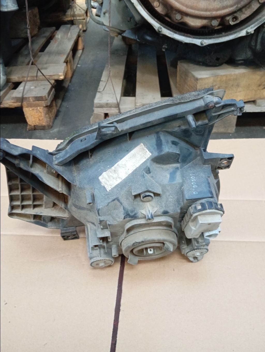 piece_ISUZU N 3.0D - 8V TURBO PHARE DROIT 8-97376-899-3
