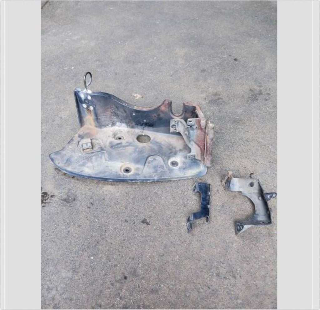 piece_SUPPORT OPTIQUE PHARE AVANT DROIT 501571389