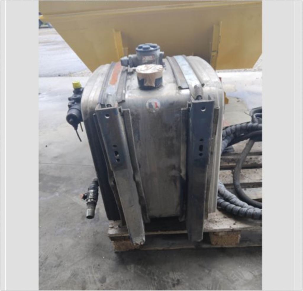 piece_MAN 19.440  RESERVOIR HYDRAULIQUE AFHYMAT 200L 20051121