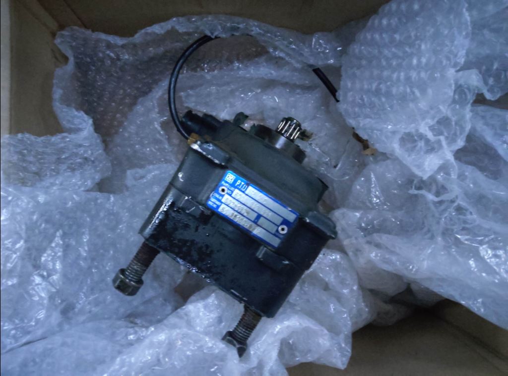 piece_MAN 28.393  PRISE DE MOUVEMENT NH4C