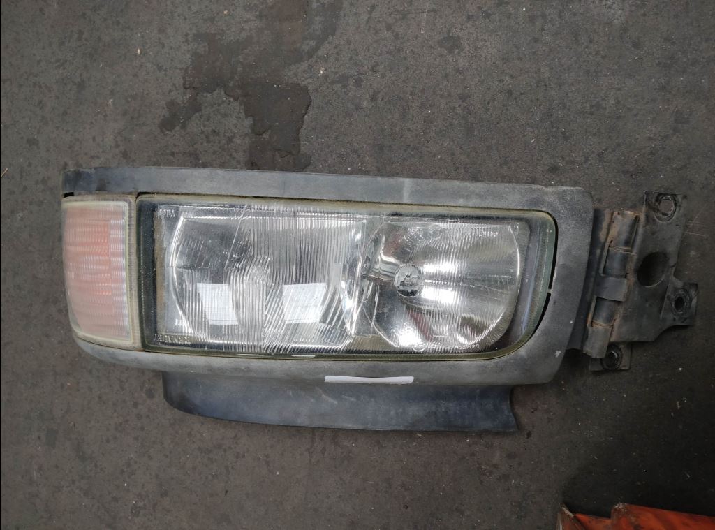 piece_RENAULT 385.19T  PHARE GAUCHE 5010379321