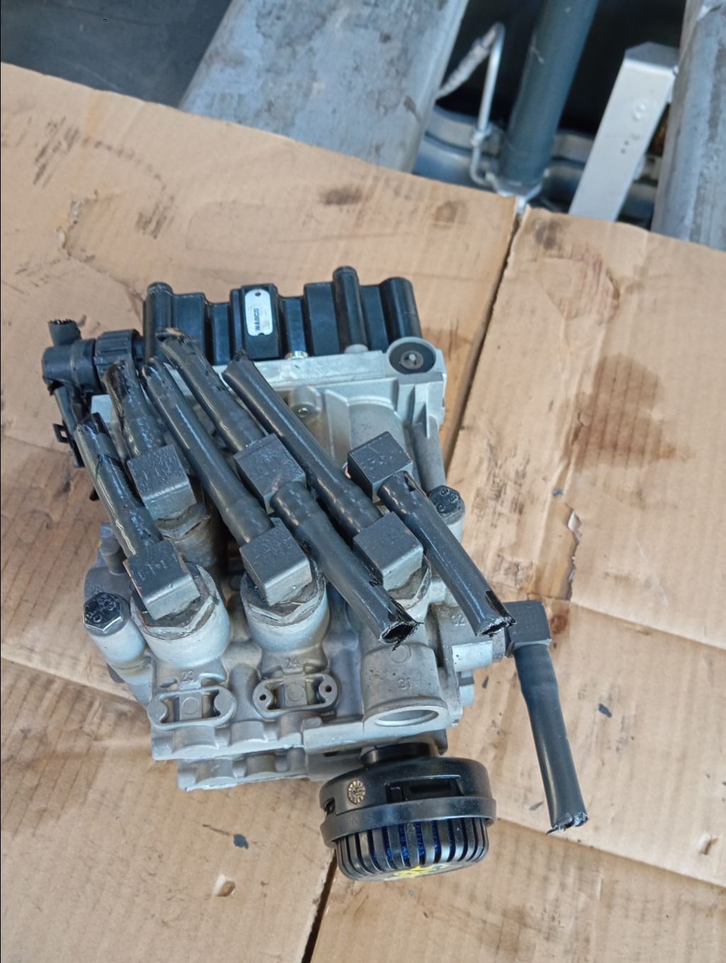 piece_DAF CF85 VALVE ECAS 4729051110