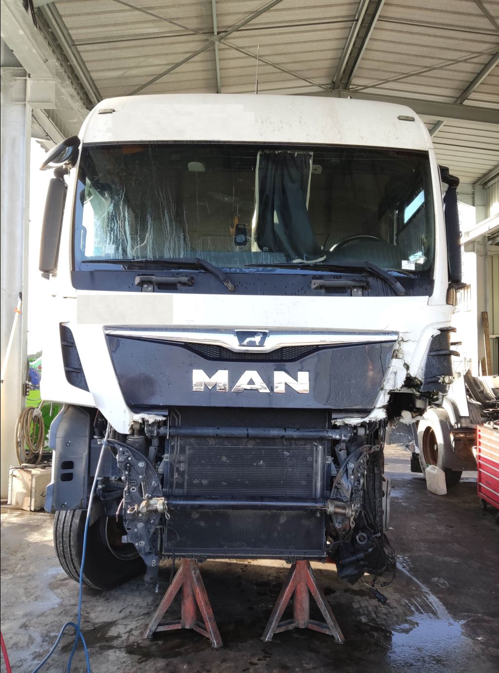 piece_MAN TGX 18.500 VOLANT DE DIRECTION 81464300082