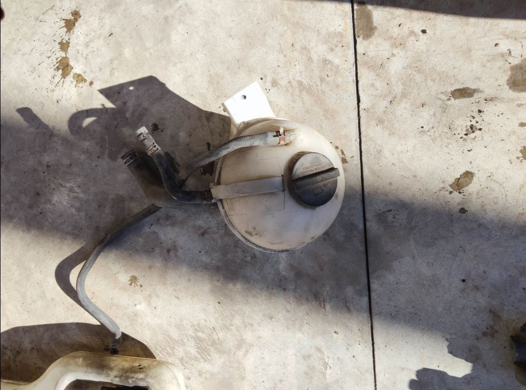 piece_MERCEDES SPRINTER 511D VASE D'EXPENSION A9065010503