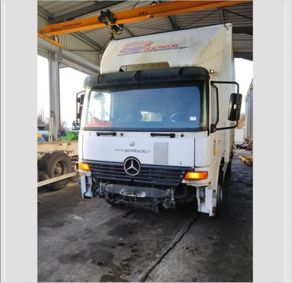 piece_MERCEDES 1323 DEFLECTEUR CHASSIS LATERAL GAUCHE A9725250682