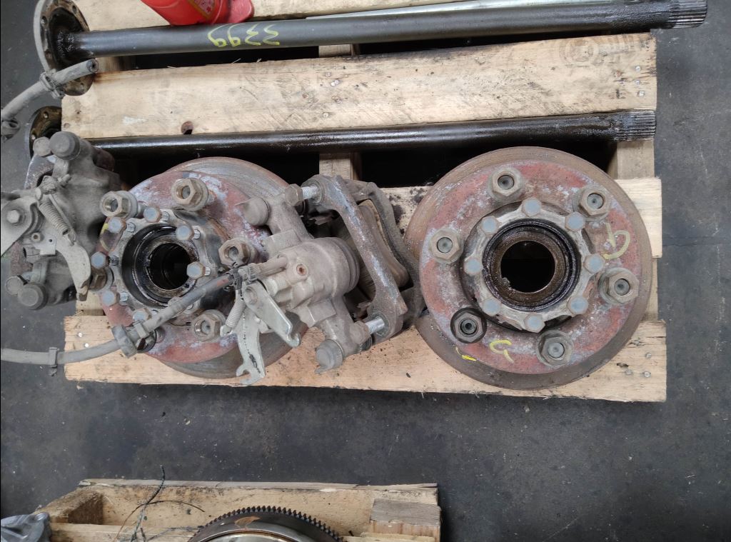 piece_IVECO 35C18  MOYEU ARRIERE GAUCHE 7180049