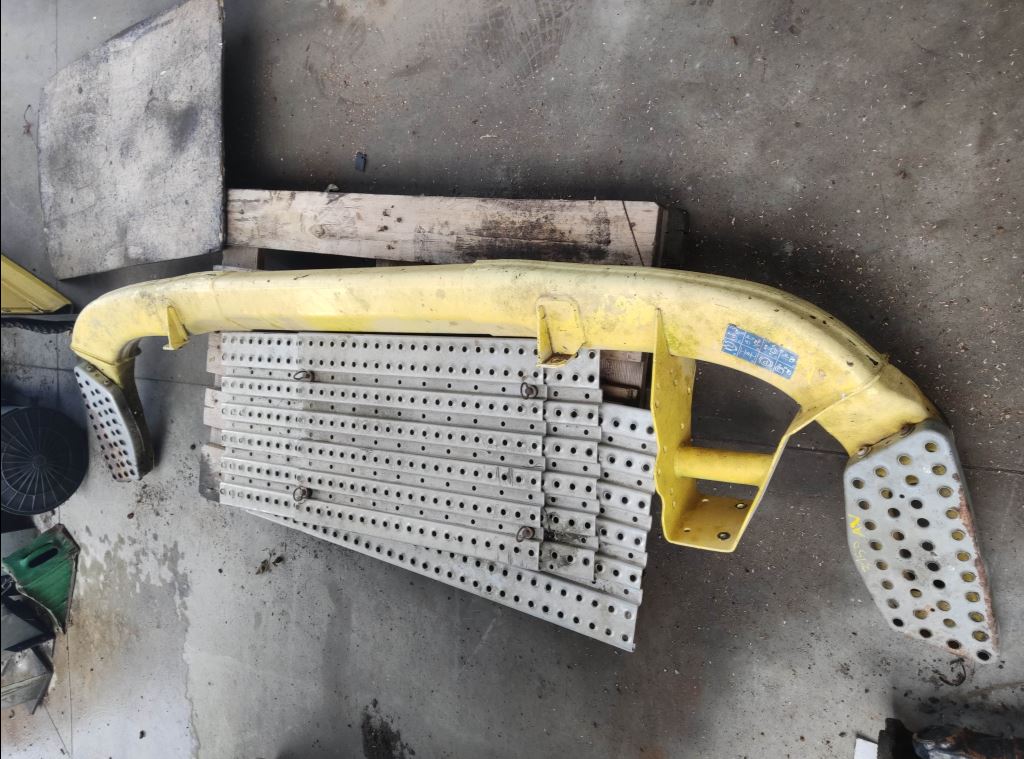 piece_MAN 19.440  BARRE ANTI ENCASTREMENT AVANT  81.41650-5037