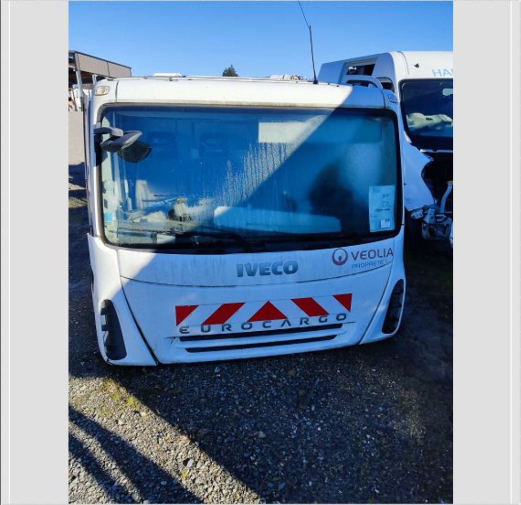 piece_IVECO 80E18 RESERVOIR CARBURANT 504153101