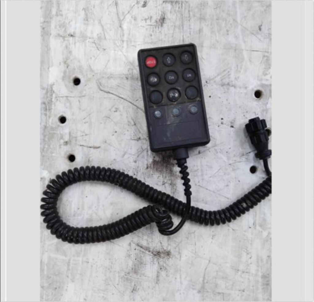 piece_IVECO 75E18 TELECOMMANDE DE SUSPENSION 41040928