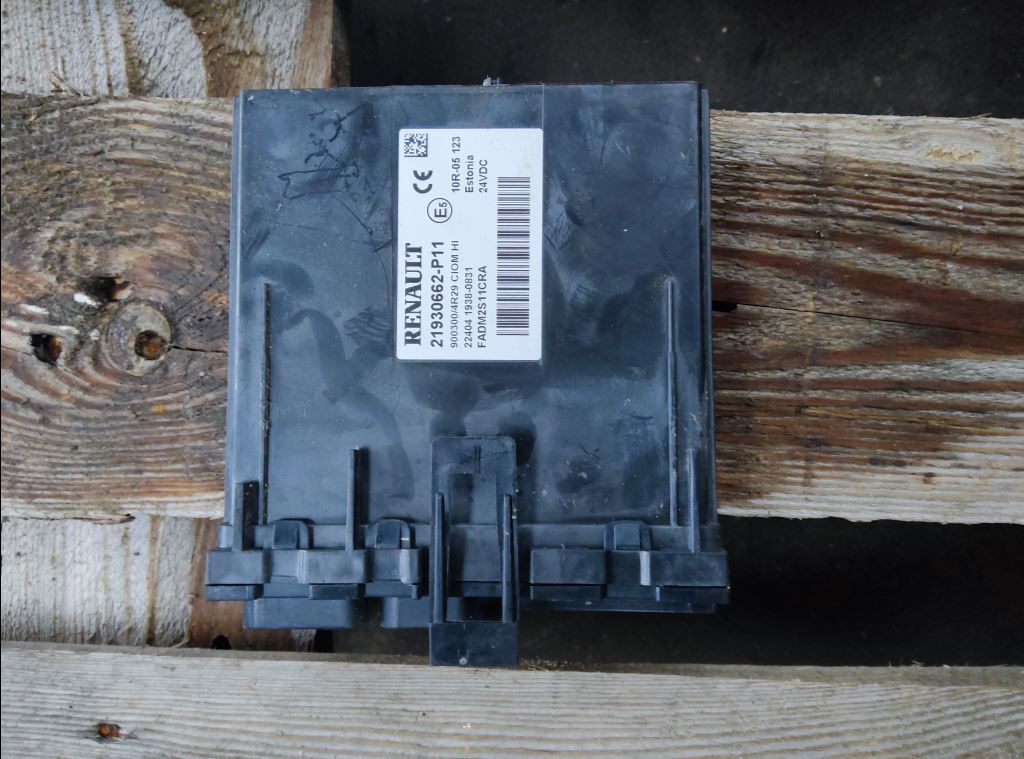piece_RENAULT T440 BOITIER CIOM CABINE 7421930662