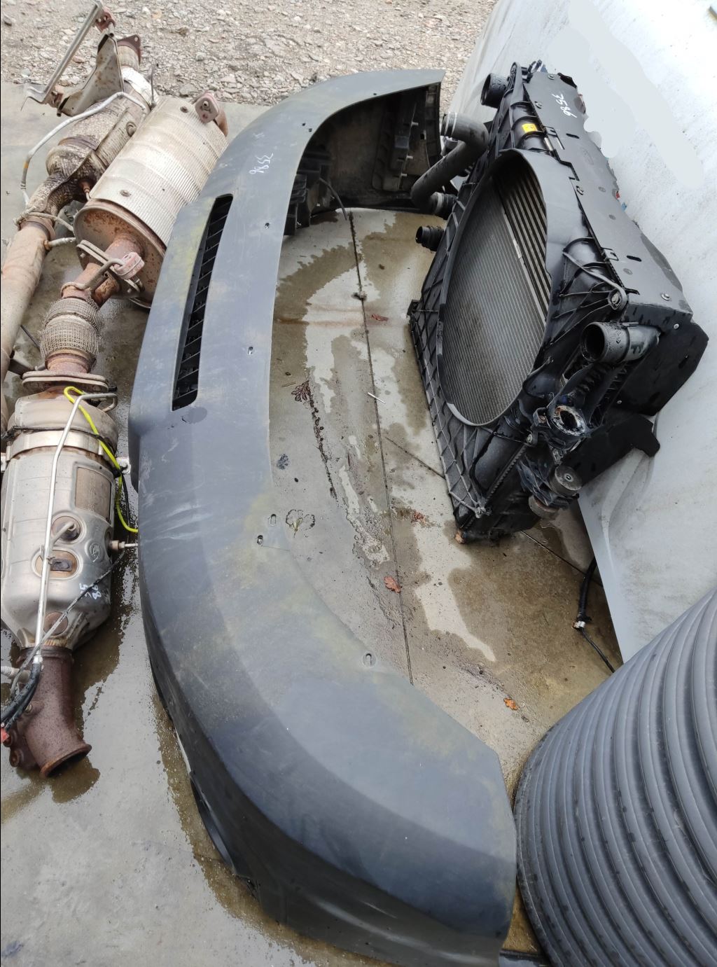 piece_IVECO 35C15  PARE CHOC AVANT 503612270