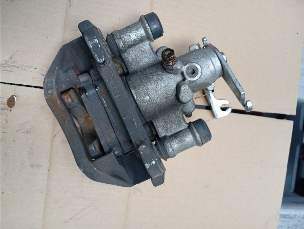 piece_RENAULT MAXITY  ETRIER DE FREIN ARRIERE DROIT