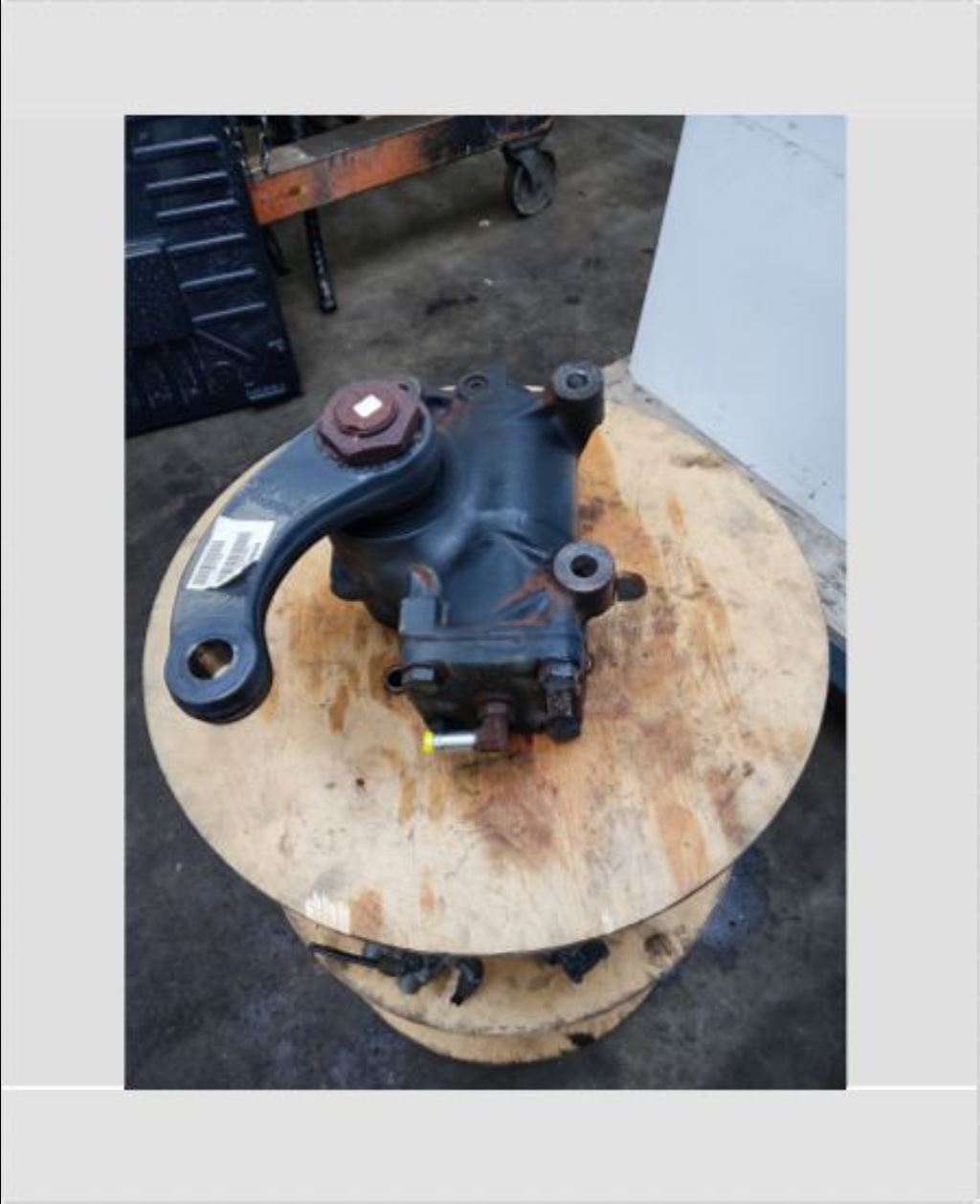 piece_VOLVO H BOITIER DE DIRECTION 20901108