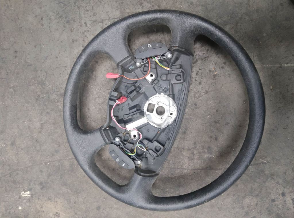 piece_RENAULT RVI D 250 VOLANT DE DIRECTION 7484584418