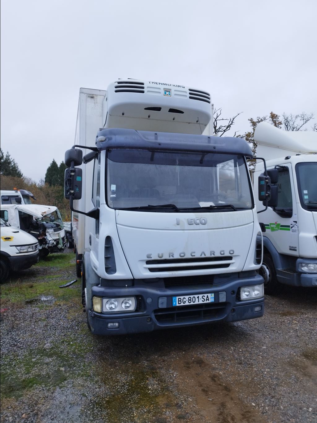 piece_IVECO 120E18 DEMI AILE ARRIERE AVANT GAUCHE 504027533