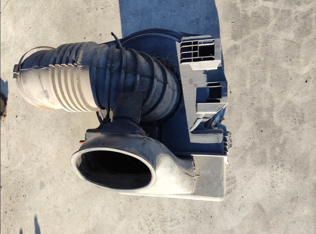 piece_MERCEDES ATEGO BOITIER FILTRE A  AIR A9705280706