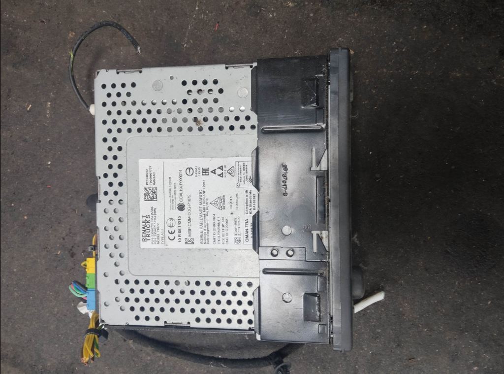 piece_RENAULT D250 AUTORADIO 7423540722