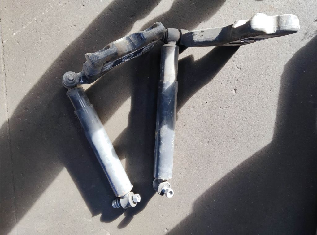 piece_RENAULT T  AMORTISSEURS ARRIERE CHASSIS 7421251382