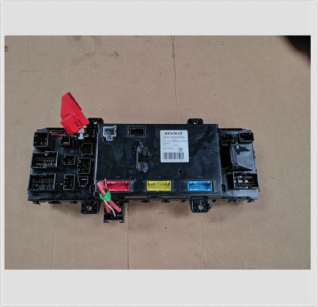 piece_RENAULT T440 BOITIER FUSIBLE