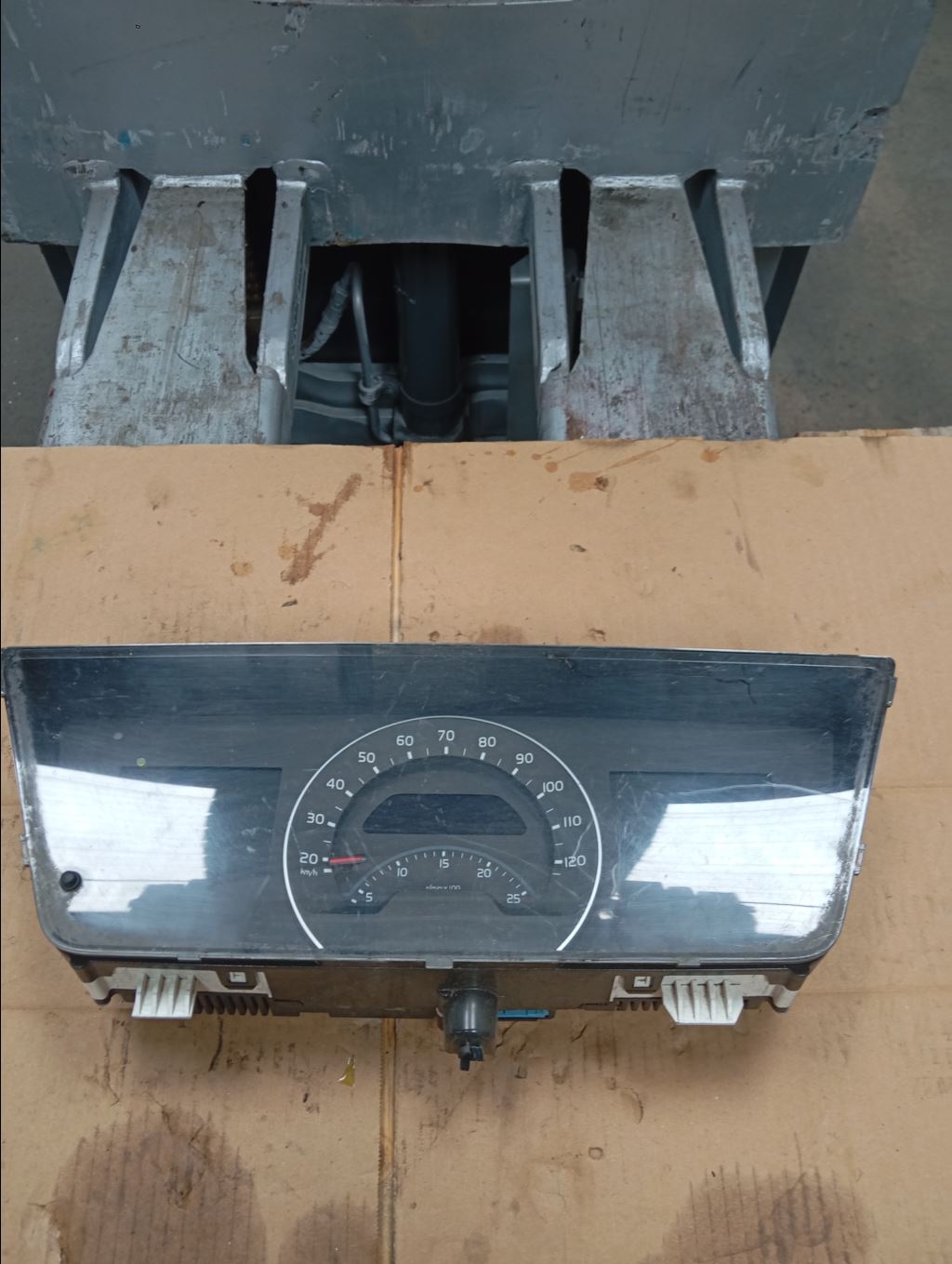 piece_VOLVO FH AFFICHEUR 22222030 P07