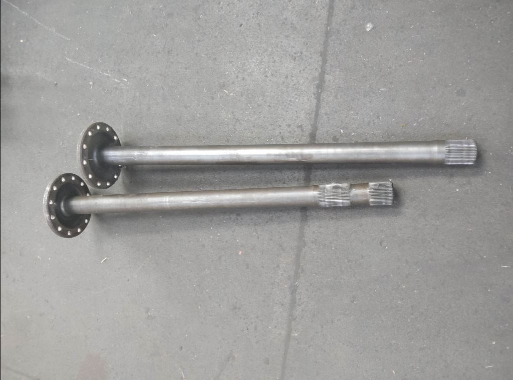 piece_MAN TGX 18.500 ARBRE DE ROUE ARRIERE DROIT 81355020146