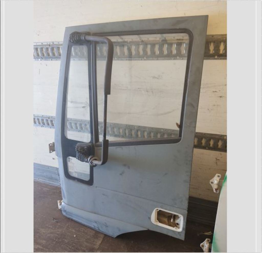 piece_IVECO IVECO 8 PORTE AVANT GAUCHE
