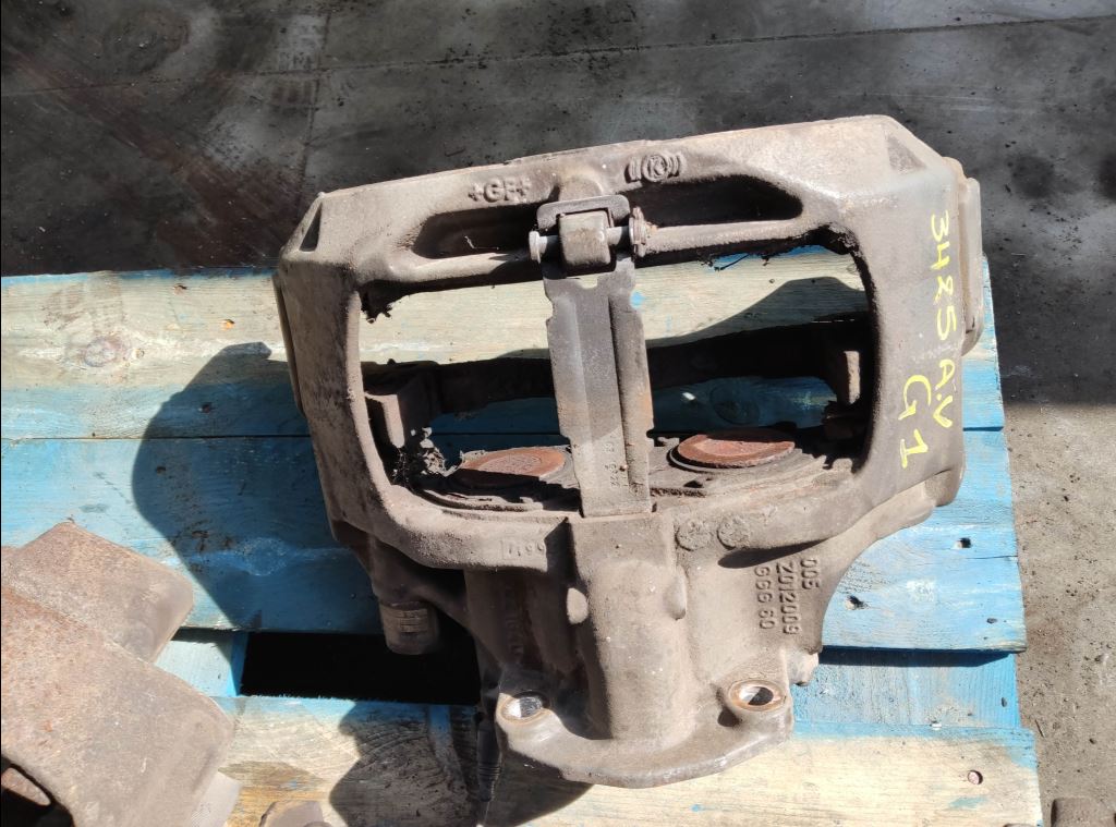 piece_DAF CF85  ETRIER DE FREIN AVANT GAUCHE 1978636 