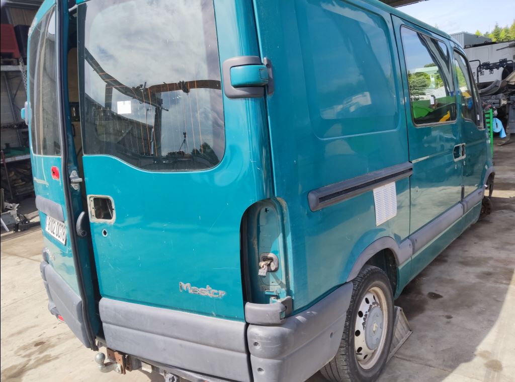 piece_RENAULT MASTER PORTE LATERAL DROIT 7751469080