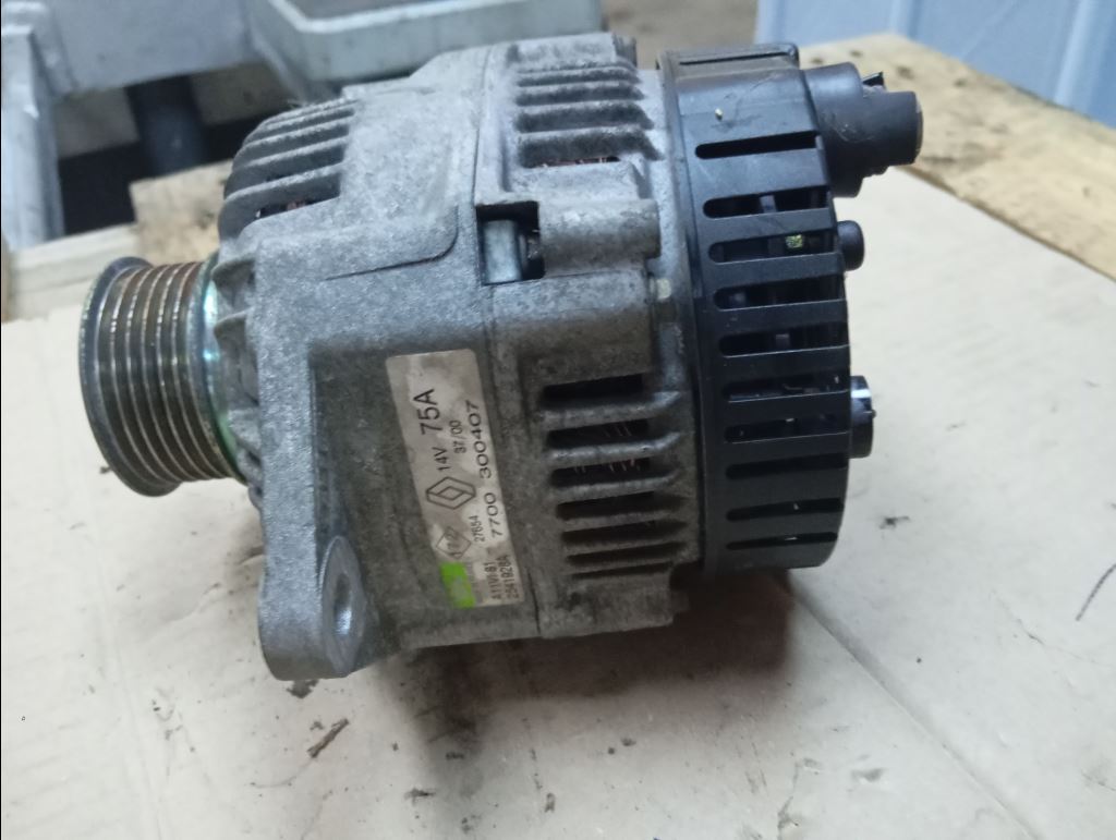piece_RENAULT MASTER ALTERNATEUR 7700300408