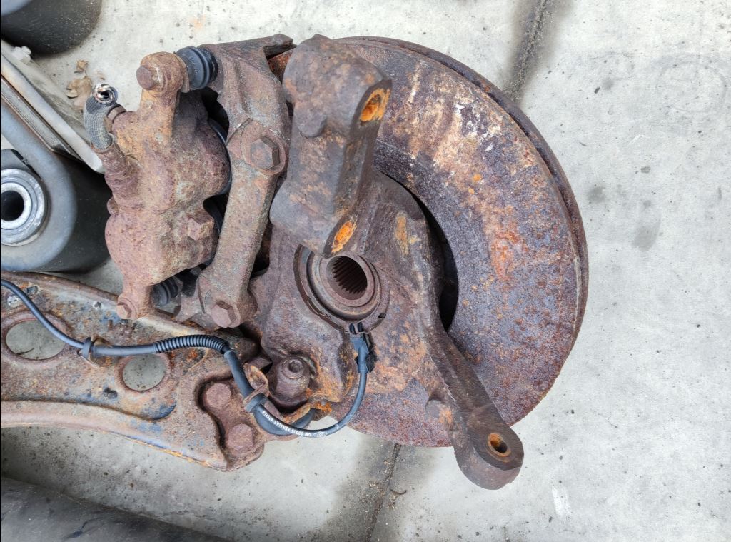 piece_RENAULT TRAFIC  FUSEE AVANT DROITE 8200630533