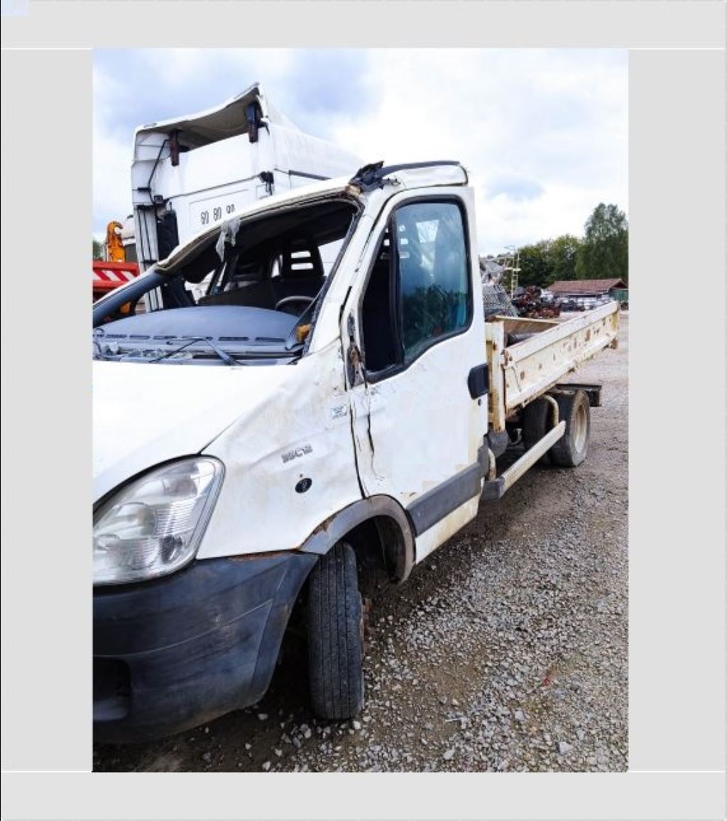 piece_IVECO DAILY 35C12 ETRIER DE FREIN ARRIERE GAUCHE 42554758