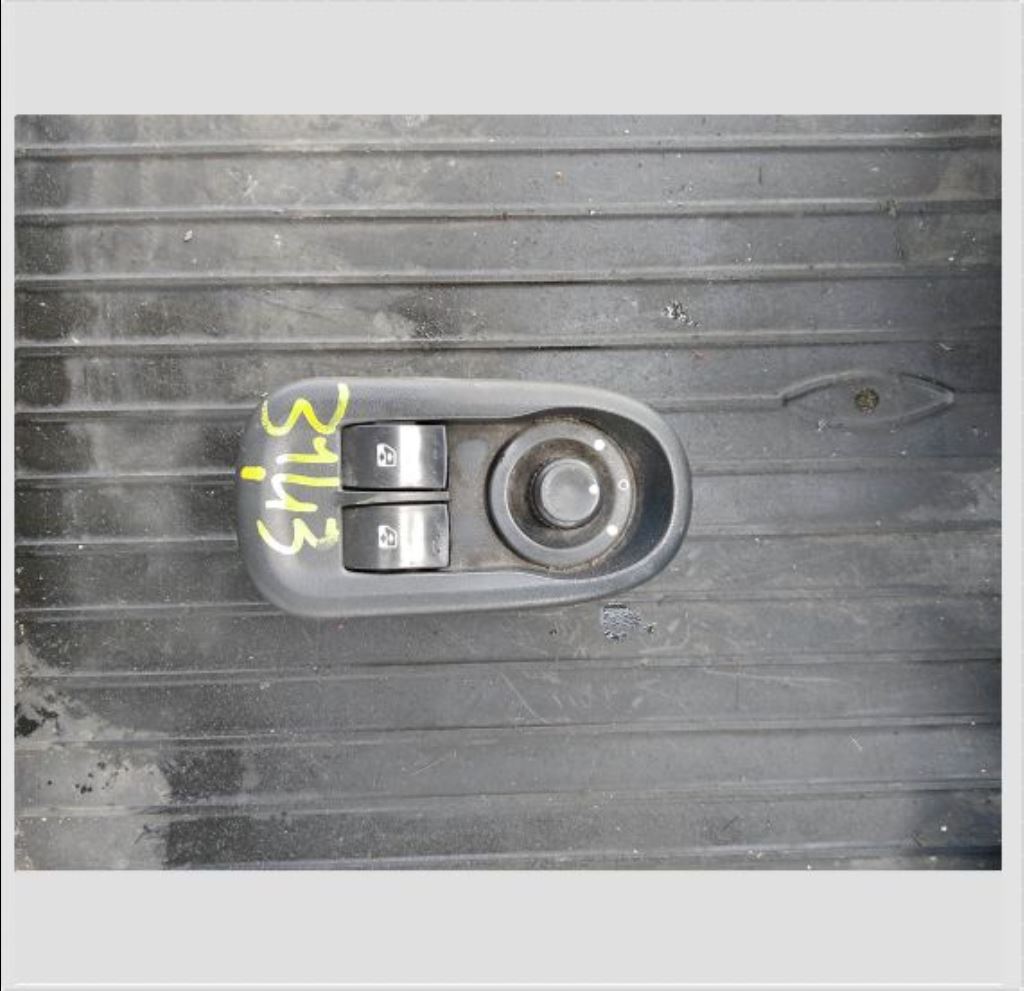 piece_RENAULT KANGOO KANG. GD INTERRUPTEUR LEVE VITRE AVG 8200476806