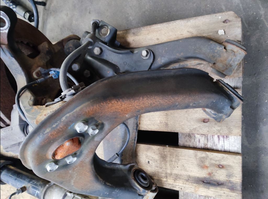 piece_RENAULT RENAULT TRIANGLE SUPERIEUR AVANT GAUCHE 5001871612