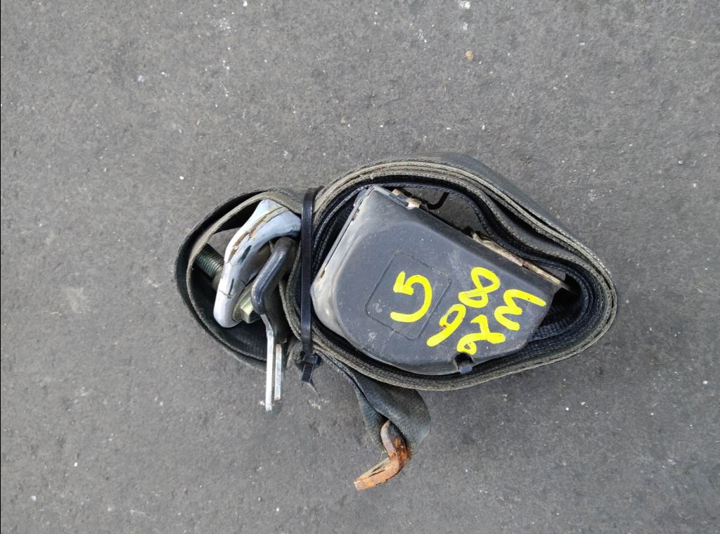 piece_RENAULT BETAIL CEINTURE AVANT GAUCHE 7700813437