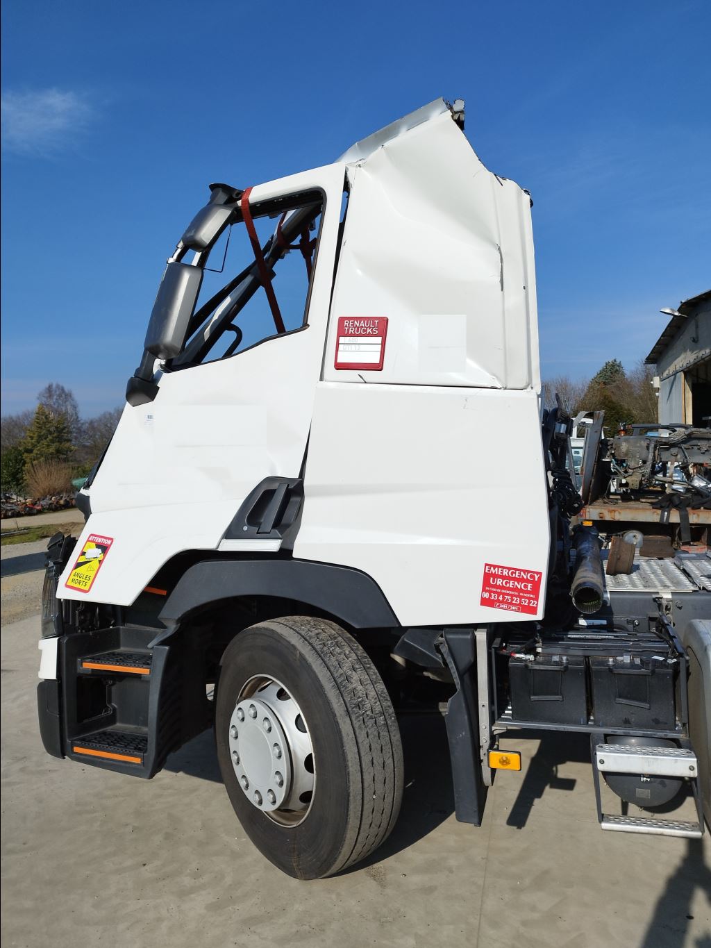 piece_RENAULT T  DEMI AILE ARRIERE AVANT DROITE 7422087691