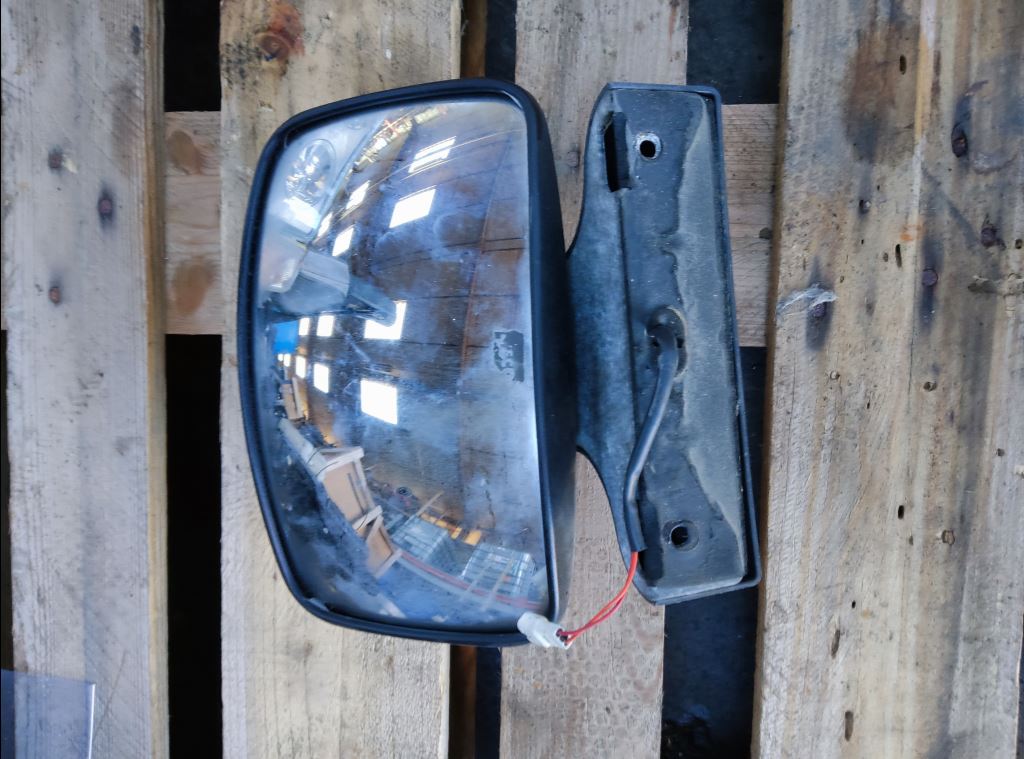 piece_IVECO 80E18 RETROVISEUR ACCOSTAGE 504168236