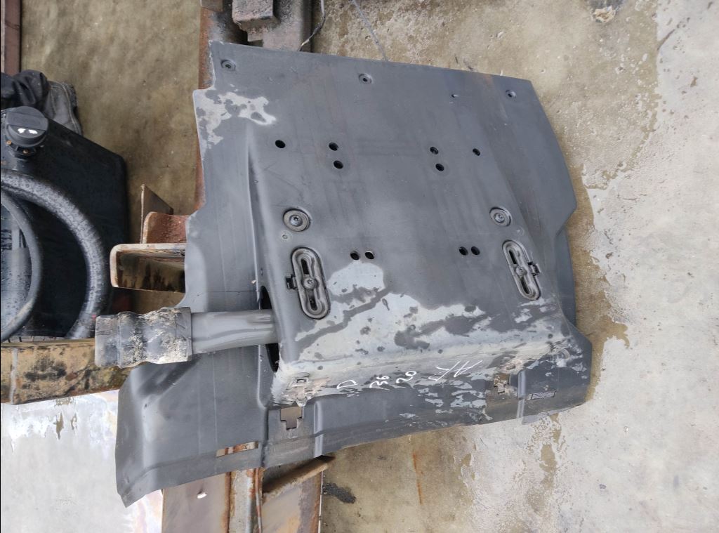 piece_RENAULT T  AILE ARRIERE AVANT DROITE 7422087691