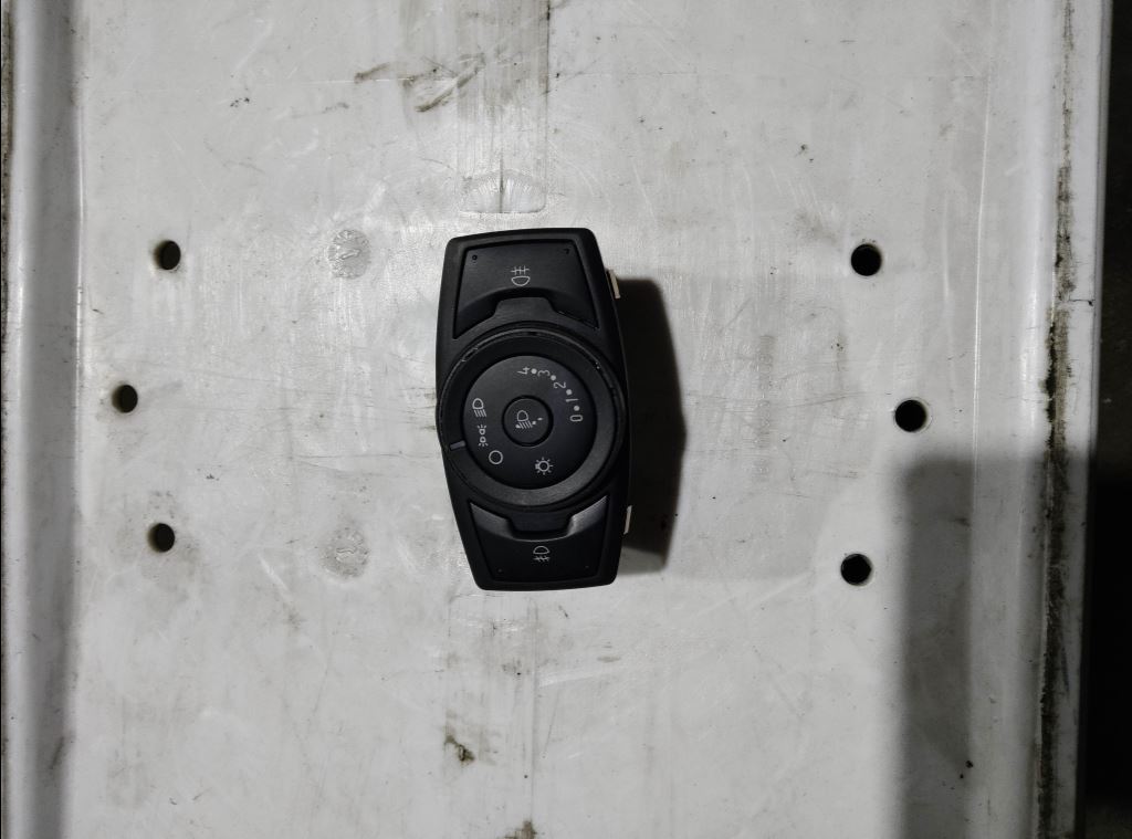 piece_FORD TRANSIT  BLOC INTERRUPTEUR GK2T13D061AA