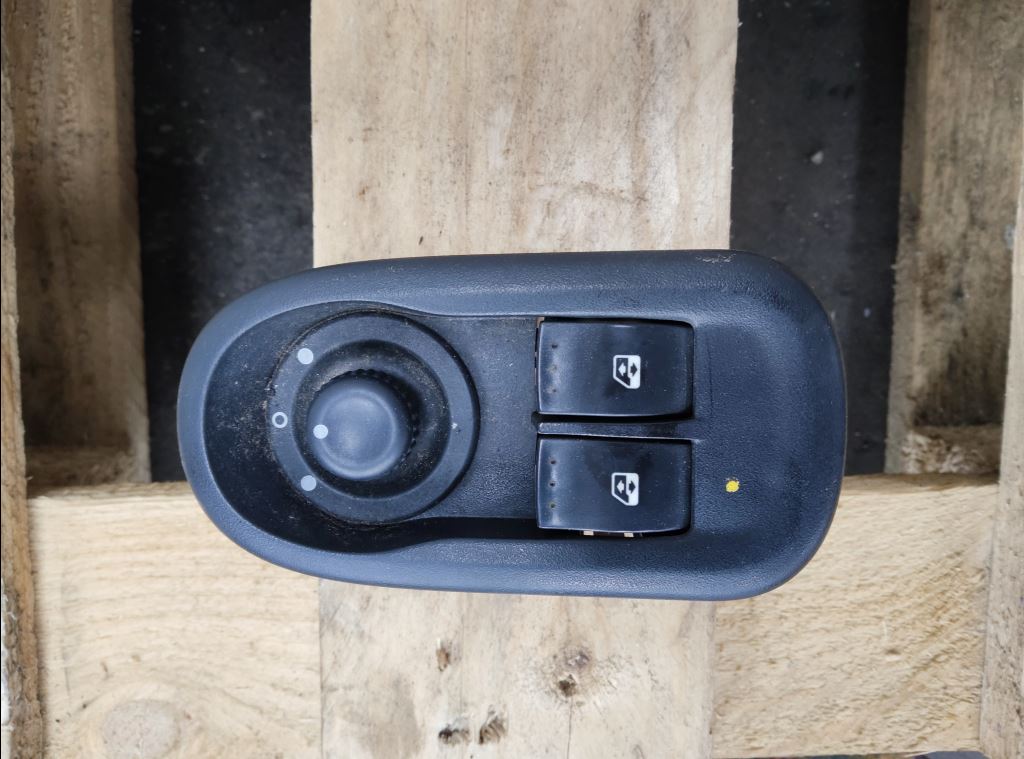 piece_RENAULT MASTER  INTERRUPTEUR LEVE VITRE AVG 8200476806