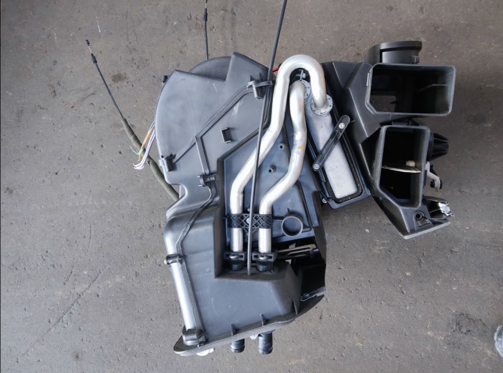 piece_RENAULT PREMIUM BLOC CHAUFFAGE 7484901466