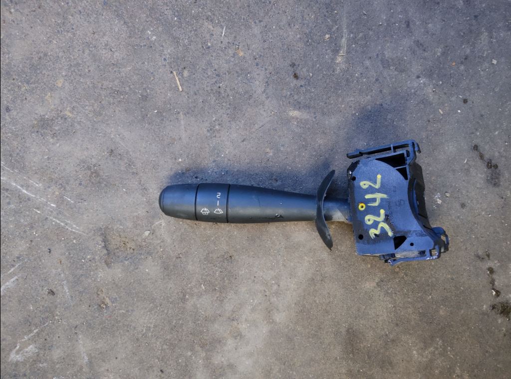 piece_RENAULT TRAFIC  COMMODO ESSUIE GLACE 7701059269