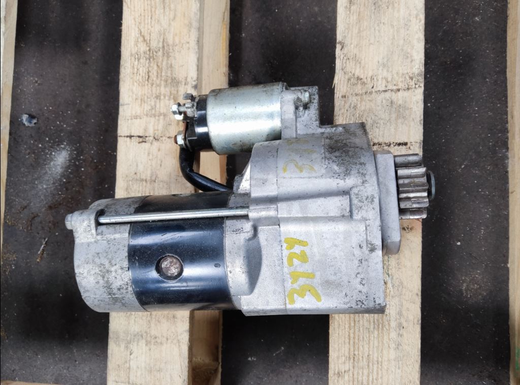 piece_NISSAN CABSTAR BENNE DOUBLE DEMARREUR 233005X00A