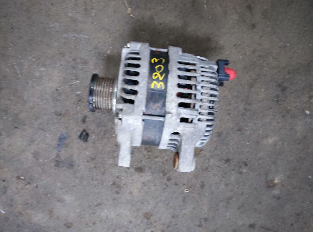 piece_RENAULT TRAFIC  ALTERNATEUR 231006729R